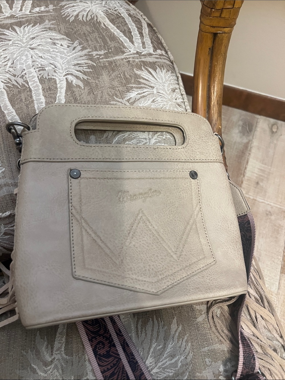Wrangler Cream & Brown Tooled Fringe Crossbody Bag - Picture 2 of 6